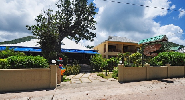 PIROGUE LODGE - Praslin