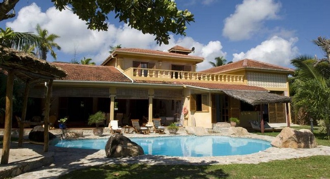 CASTELLO BEACH HOTEL - Praslin