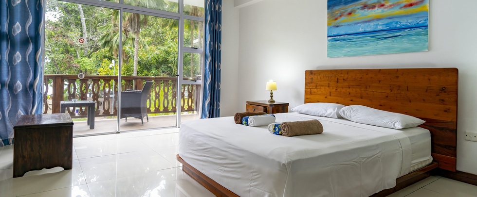 AUGERINE HOTEL BEAU VALLON - Mahé